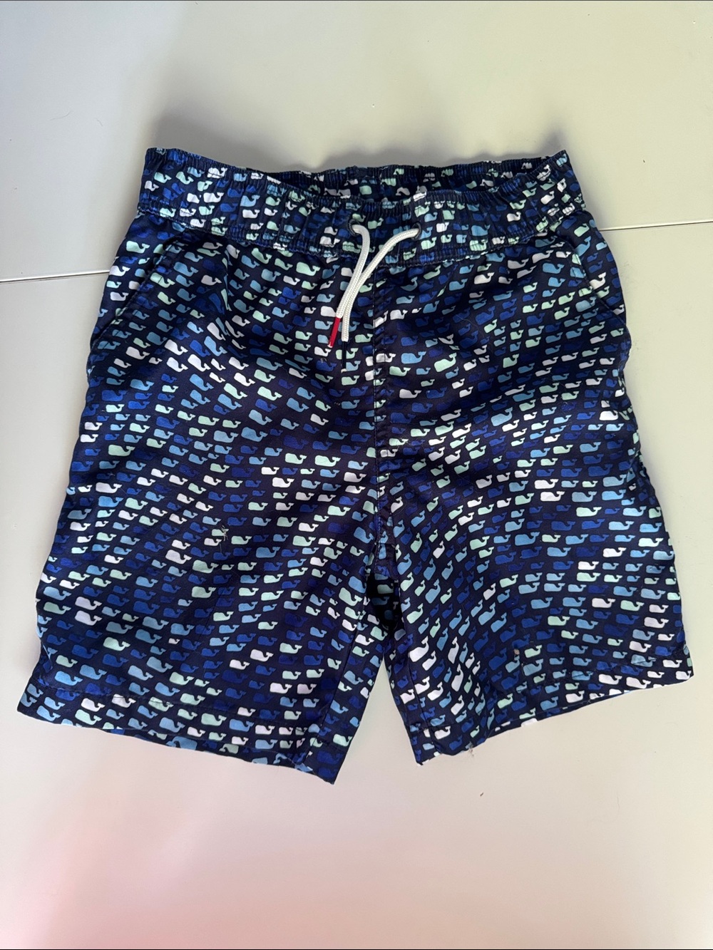 Vineyard Vines Boys M (8-10) Navy Blue Whale-Print Swim Trunks